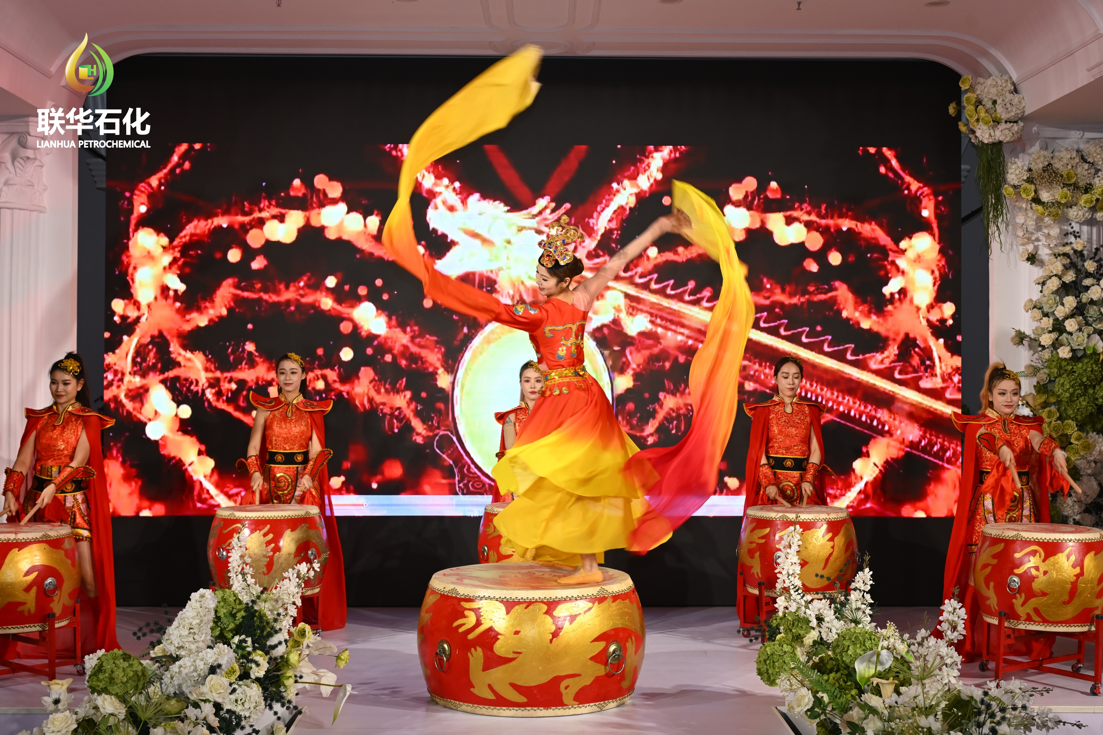 廿载同行谱华章 爱心筑梦向未来 ——郑州联华石化20周年庆典暨爱心助学捐赠仪式圆满落幕